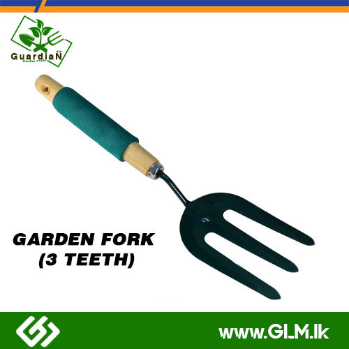 GARDEN FORK WOOD HANDLE  3 TEETH