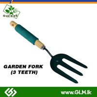GARDEN FORK WOOD HANDLE  3 TEETH